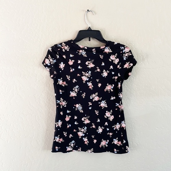 Clubhouse Basic Floral Black Knit Tee - Picture 3 of 5